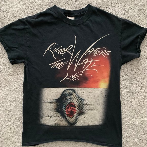Roger Waters' The Wall Tour T-Shirt. Small. Gildan. - Picture 2 of 8